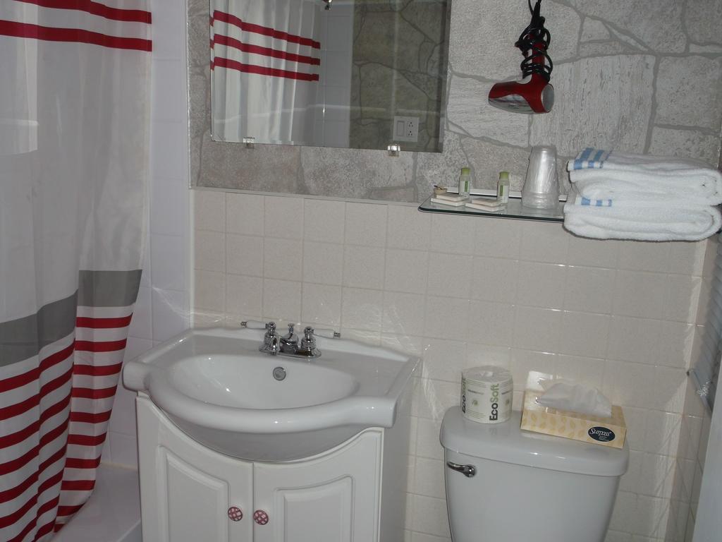 Haileybury Beach Motel Екстер'єр фото